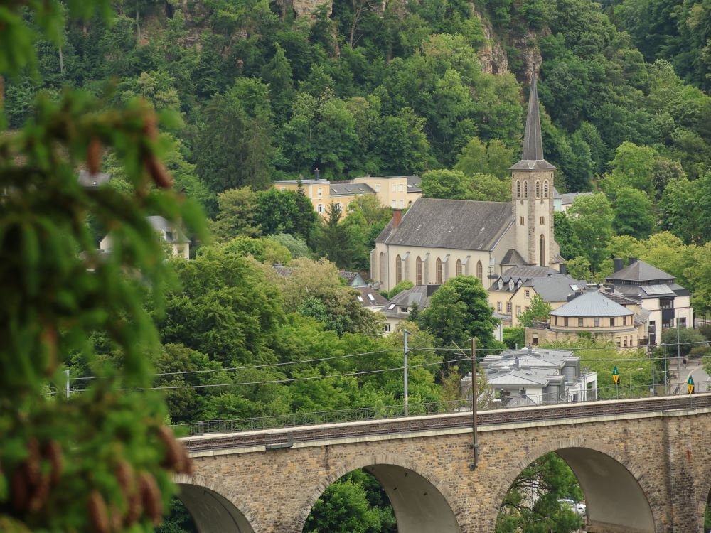 Chemin de fer et église
