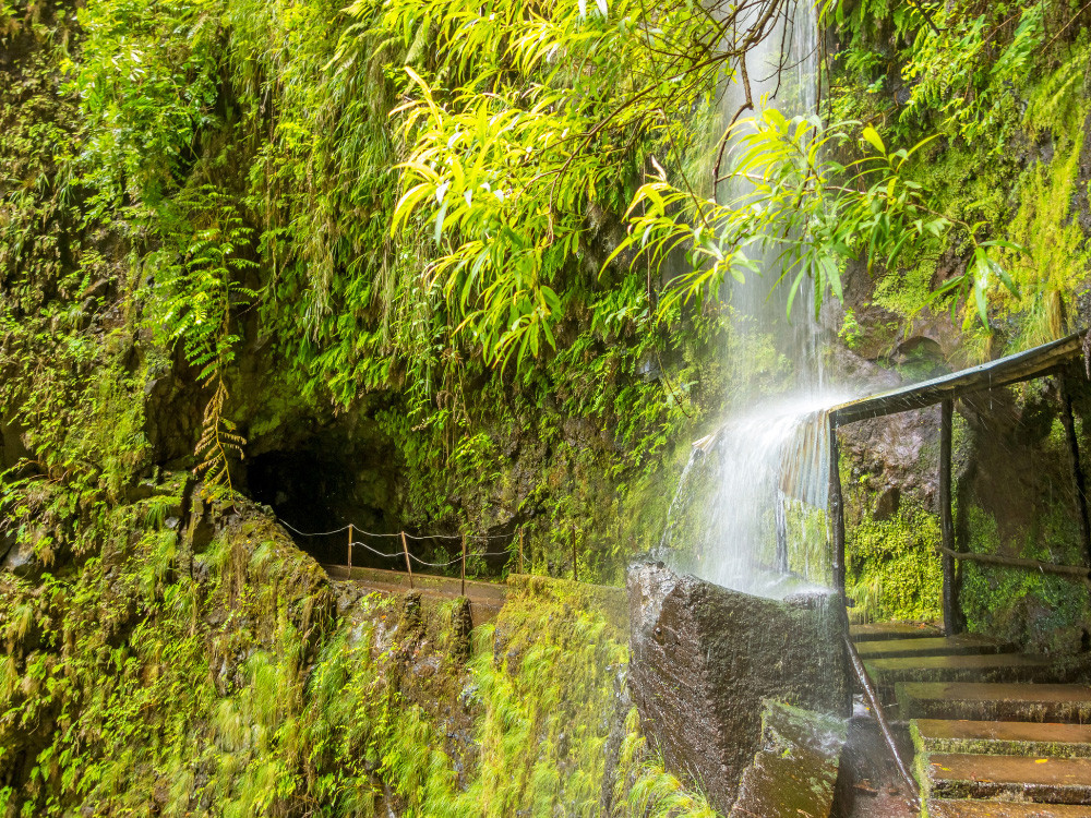 Cascade près de la levada