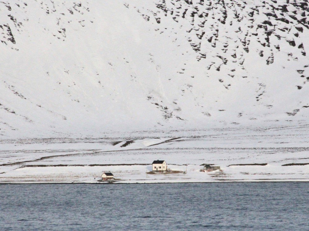 Vue depuis le bateau sur le Hurtigruten