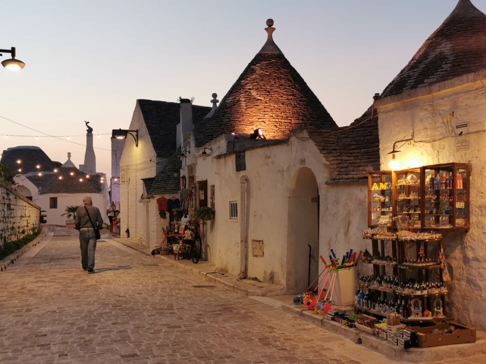 Le soir à Alberobello