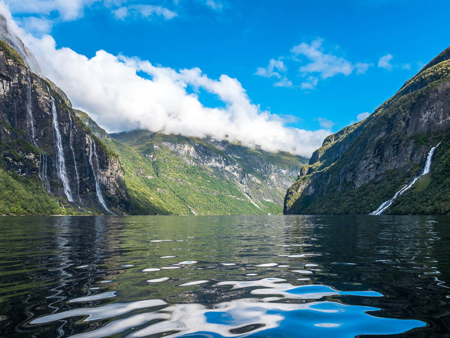 Cascades du Geirangerfjord au nord de la Norvège Cascades du Geirangerfjord au nord de la Norvège