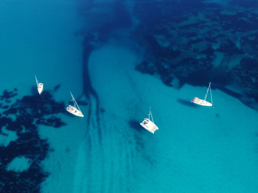 Eau bleu azur en Croatie