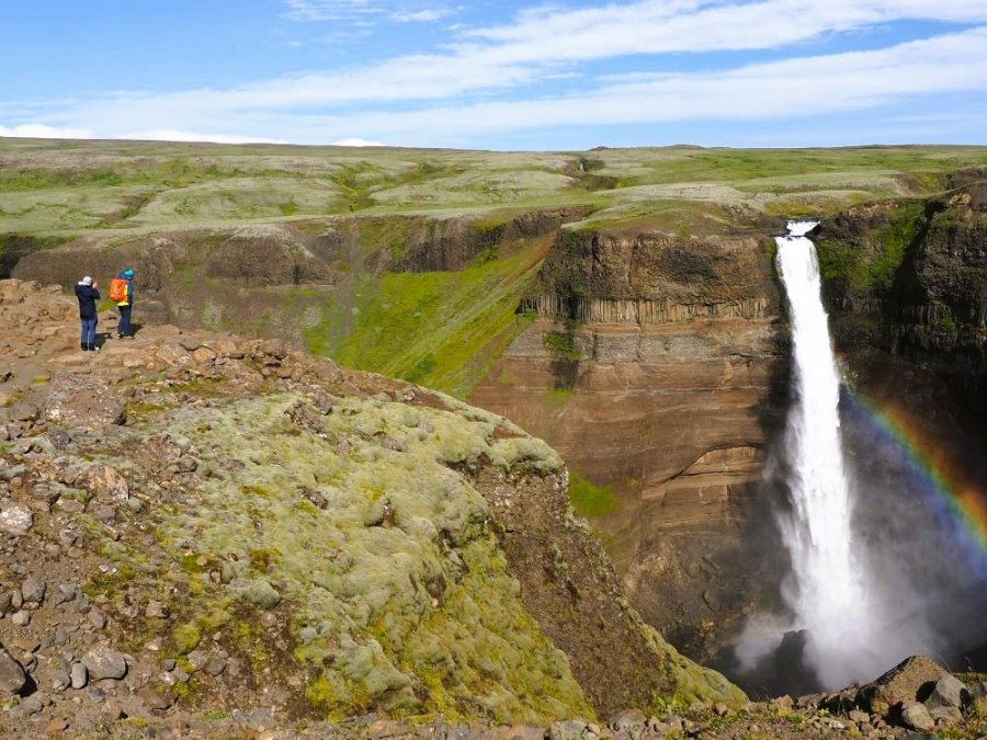 Haute chute d'eau islandaise