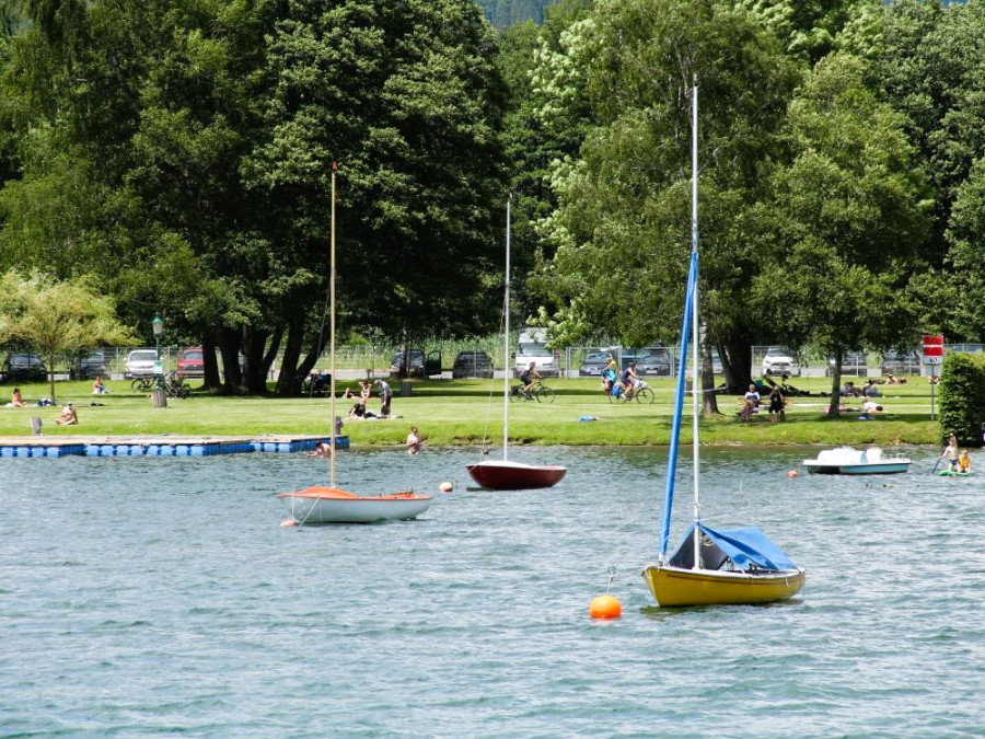 Nager dans les lacs en Autriche Nager dans les lacs en Autriche