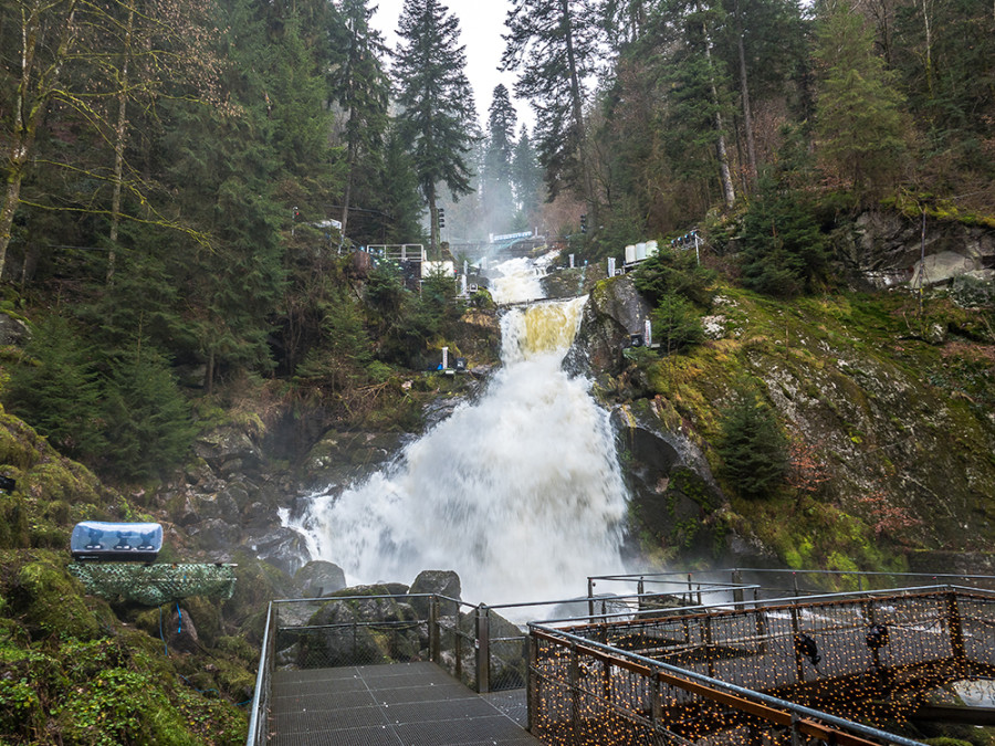 Cascades de Triberg avec illuminations de Noël