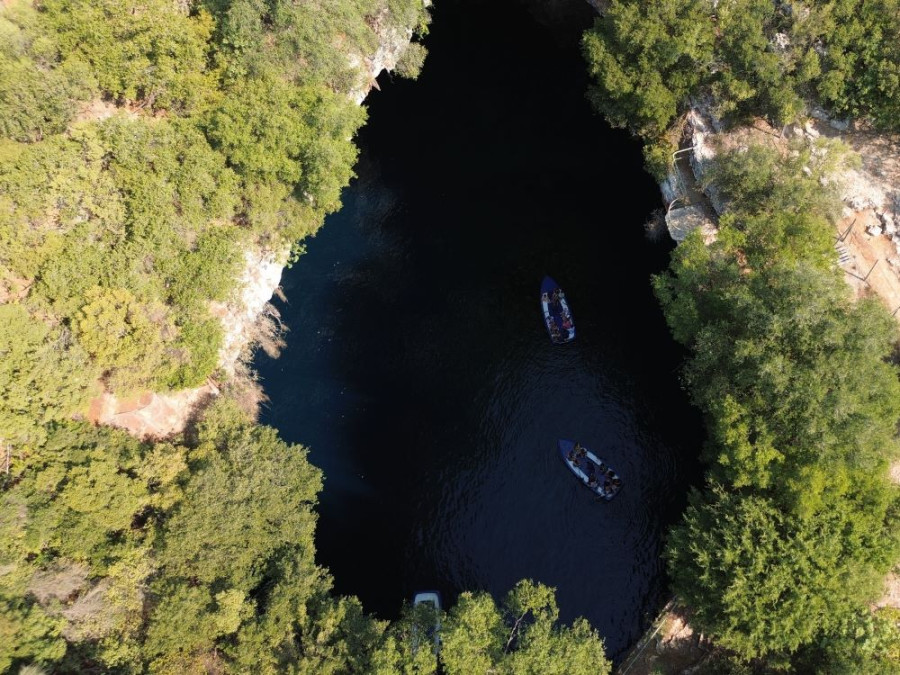 Melissani Kefalonia Melissani Kefalonia