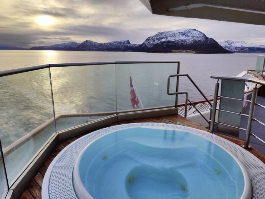 Jacuzzi sur l'Hurtigruten Jacuzzi sur l'Hurtigruten