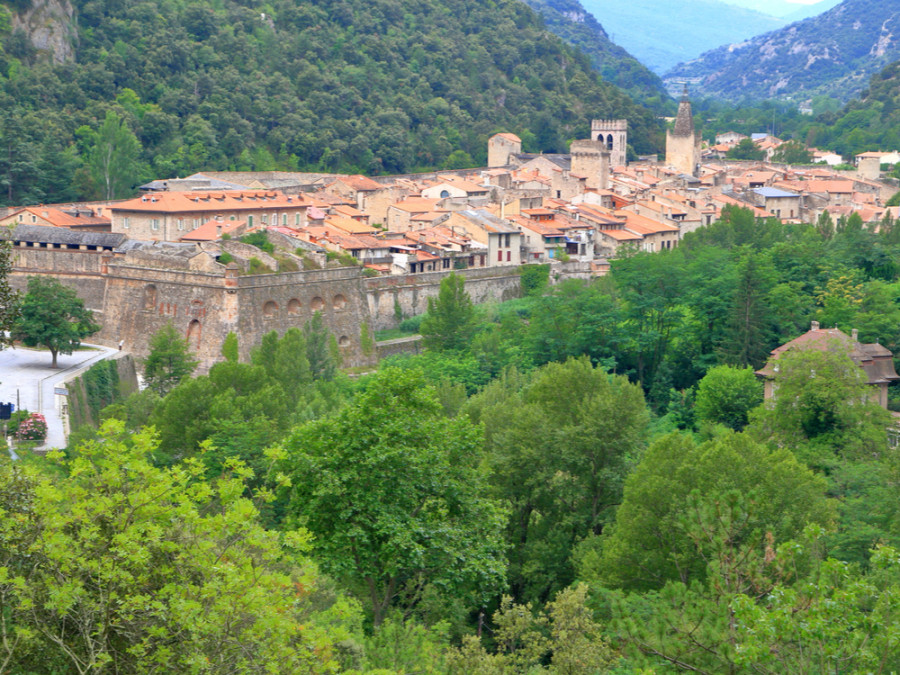 Ville fortifiée pyrénéenne Ville fortifiée pyrénéenne