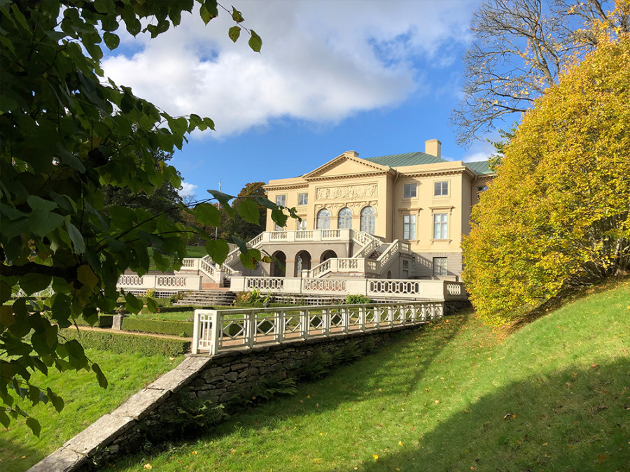 Manoir en bois avec jardin du XVIIIe siècle