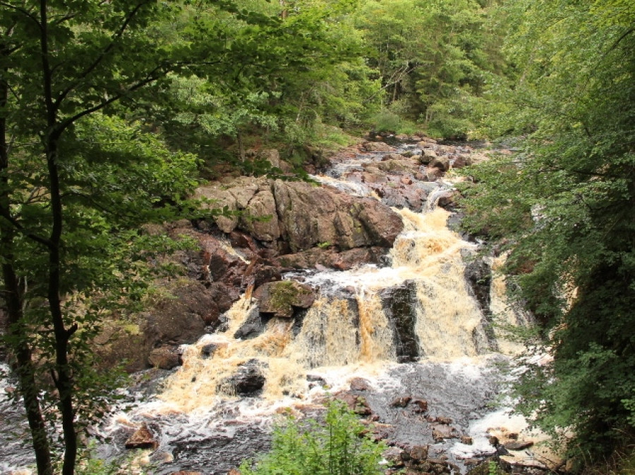 Chute d'eau de Danska Fall