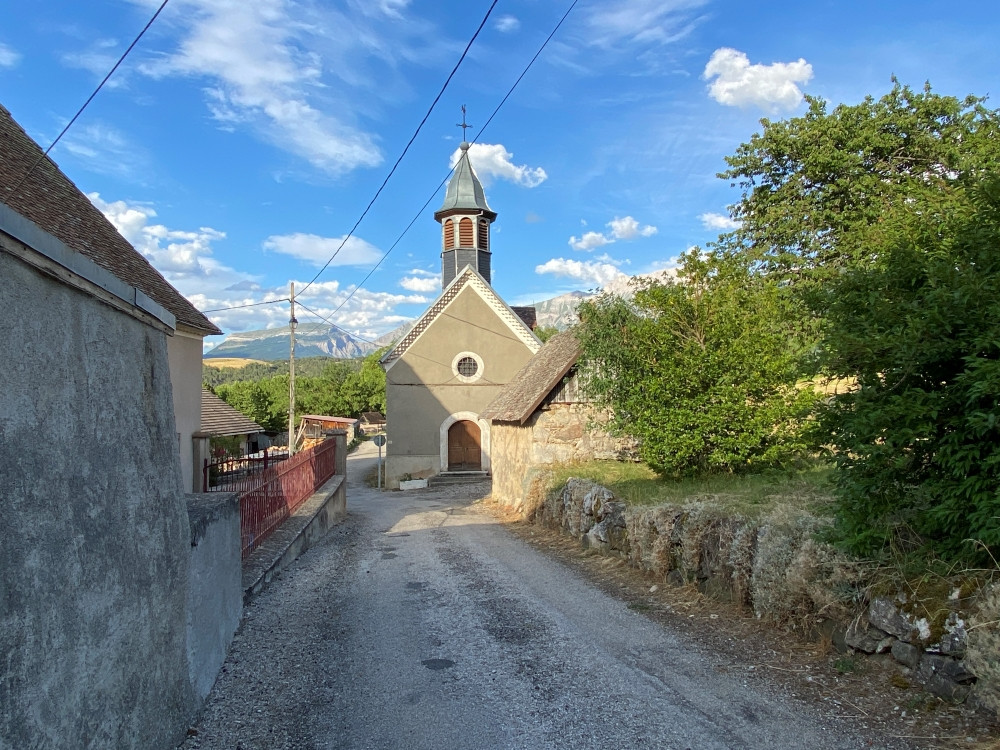 Petite église de Lalley