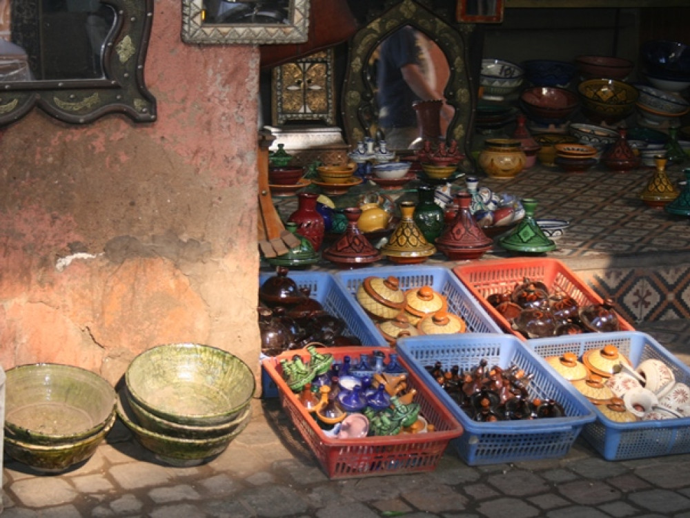 Magasin de vaisselle au souk