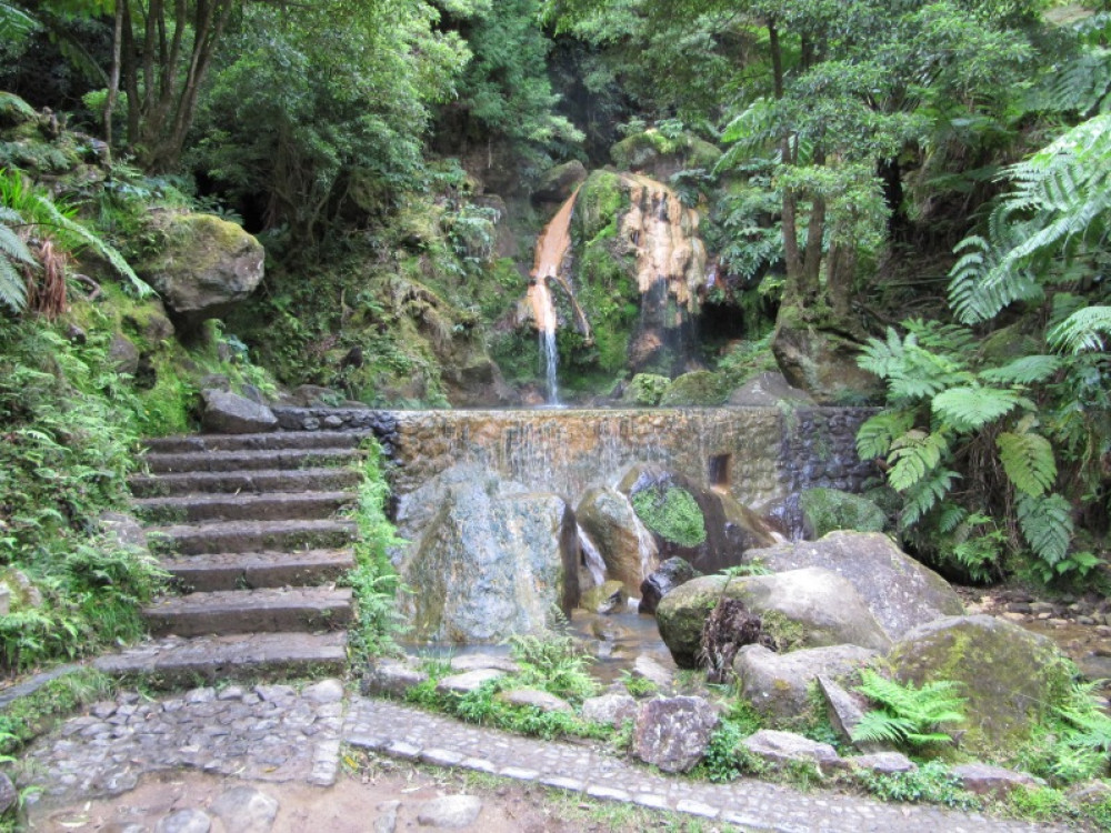 Cascade d'eau chaude (Caldeira Velha)